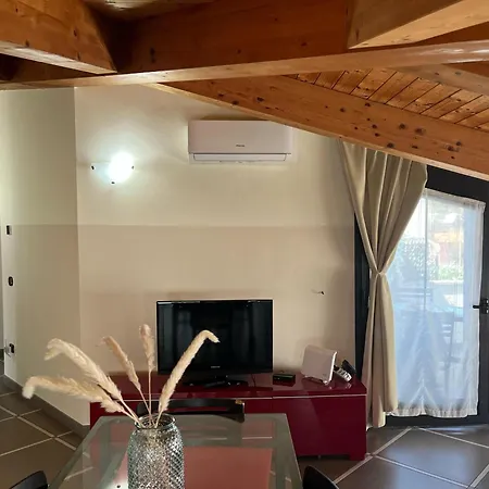 Via Giorgio Canale 72 * كيافاري
